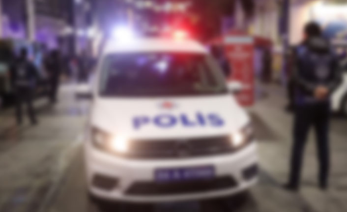 Hamile kadını vuran zanlı kanepenin altında saklanırken yakalandı