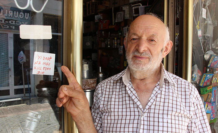 Trabzonlu esnaftan ilginç yöntem! Cirosunu bir yazıyla arttırdı