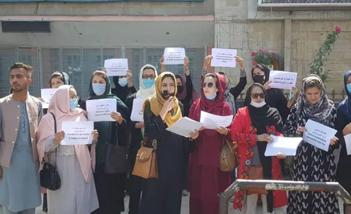 Kabil’de kadınlardan protesto