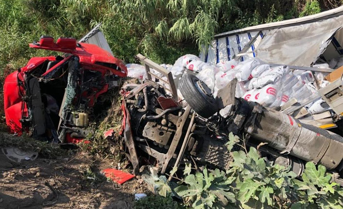 İstanbul-Bursa yolunda tır kazası, 2 yaralı