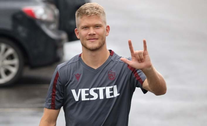 Cornelius moralli döndü derbiyi bekliyor