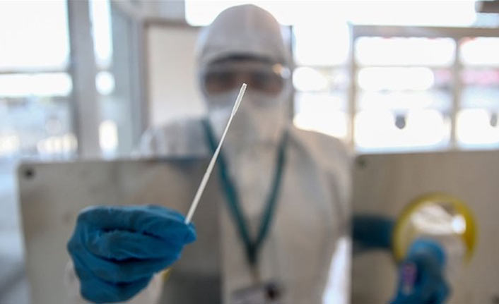 Okullarda PCR testi! Nasıl olacağını Bakan Koca açıkladı