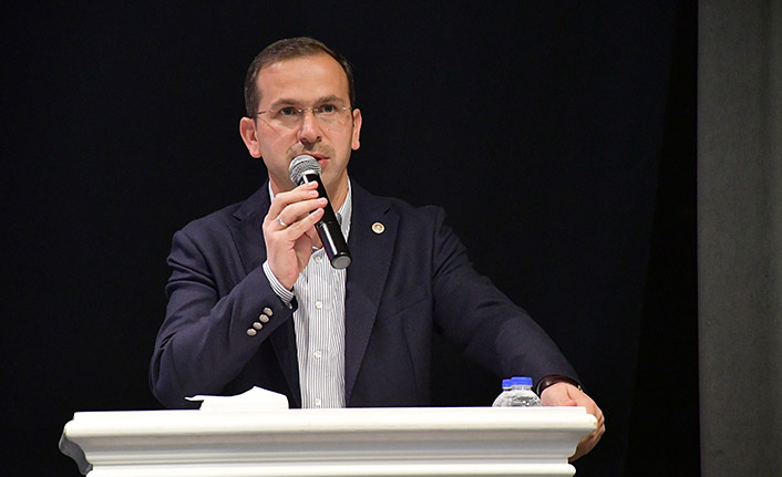 Salih Cora dış politikaya değindi: "Şu anda Suriye'de Türk Bayrakları dalgalanıyor"