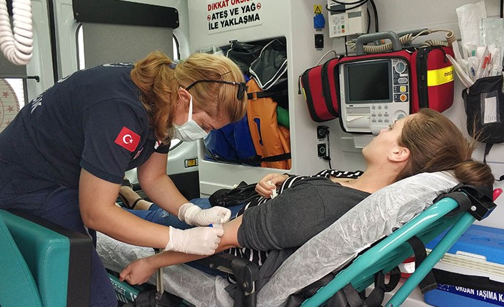 Tedaviye giderken hastaneye 100 metre kala kaza yaptı