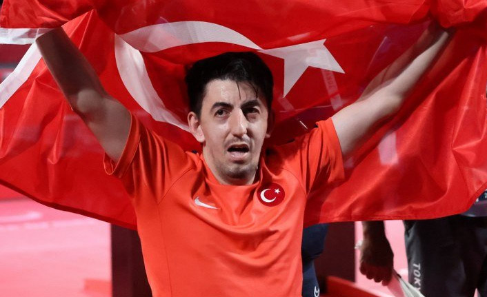 Busenaz Sürmeneli ve Abdullah Öztürk Trabzonlu gençlere rol model olacaklar