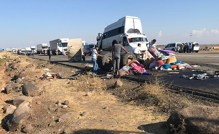 Diyarbakır'da işçi minibüsü ile kamyon çarpıştı! Ölü ve yaralılar var!