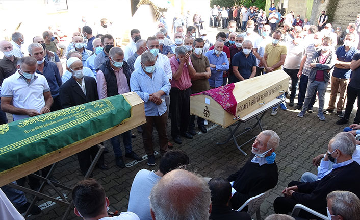 Yangında can veren baba ve 3 çocuğu Trabzon'da toprağa verildi