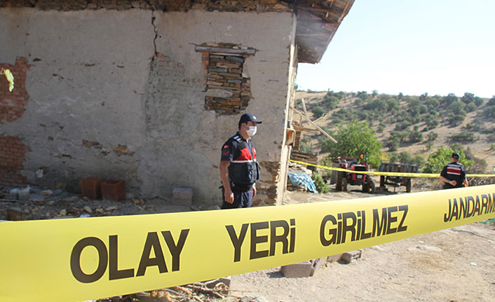 Vahşi cinayet! Babasının boğazını kesti