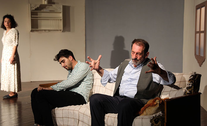 “En iyi narkotik polisi annedir” oyunu sahnelendi