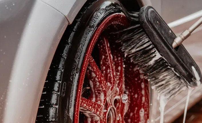 Yargıtay temizlik fırçasını 'silah' saydı