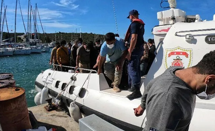 Yunanistan'ın geri ittiği 197 göçmen kurtarıldı