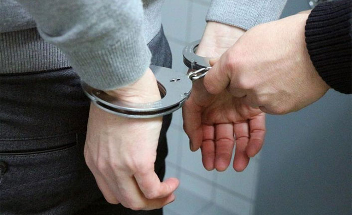 Eski erkek arkadaşını bıçaklayan kadına tutuklama