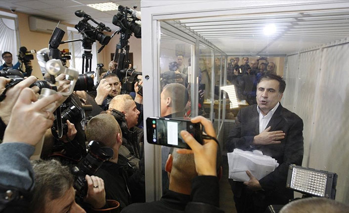 8 yıl sonra ülkesine dönen Cumhurbaşkanı tutuklandı