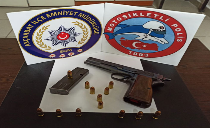 Trabzon'da ruhsatsız silah ele geçirildi