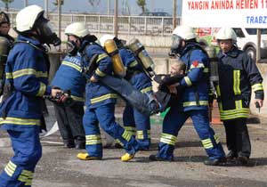 İtfaiye ekiplerinin çalışmaları