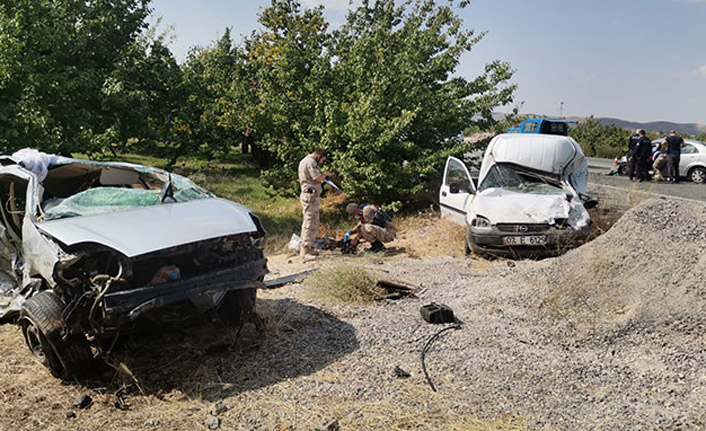 Zincirleme kaza: 5 ölü, 3 yaralı