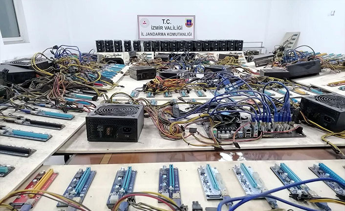 Kripto para üretim cihazlarına baskın: 1 milyon 525 bin liralık malzeme ele geçirildi