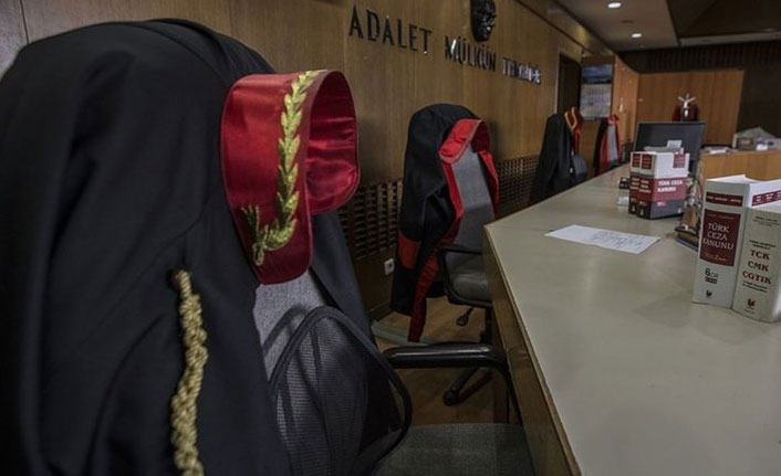 Oğlunu öldüren sanığa 17 yıl ceza verilince gözyaşlarına boğuldu