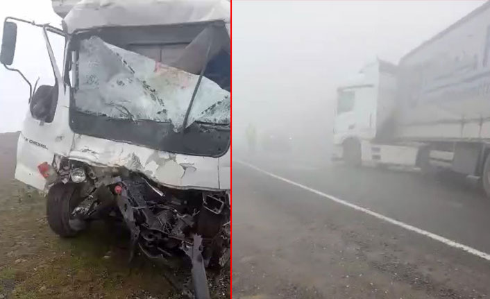 Yoğun siz kaza getirdi! Kamyonet ve tır çarpıştı