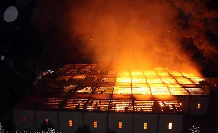 Kağıt fabrikasında yangın