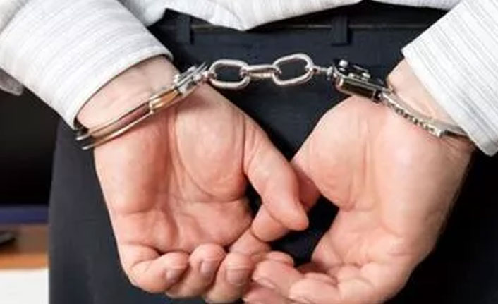 Eşinin boğazını kesen Suriyeli kadın tutuklandı