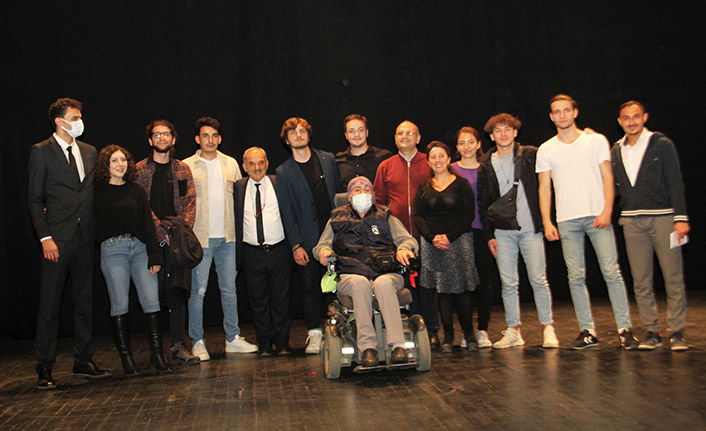 Tiyatro Zinos sezonu otantik komediyle açtı