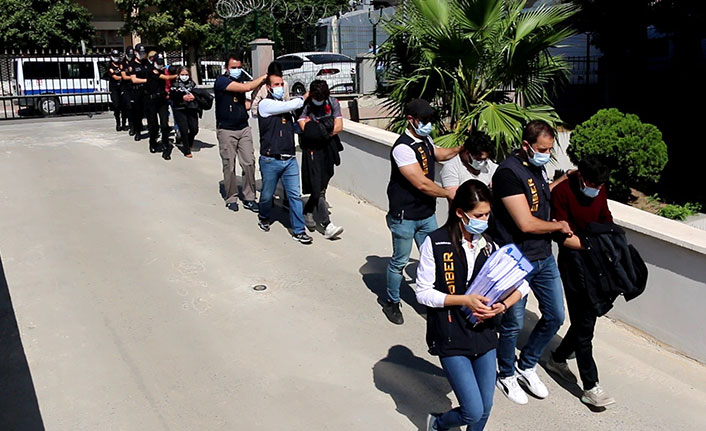 Jigolo olma vaadiyle 1 milyon liralık vurgun yaptılar