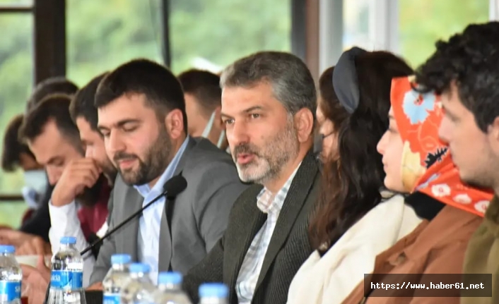 Sezgin Mumcu gençlerle buluştu