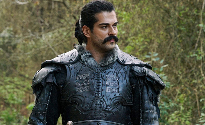 Burak Özçivit'e hakaret suçlaması!