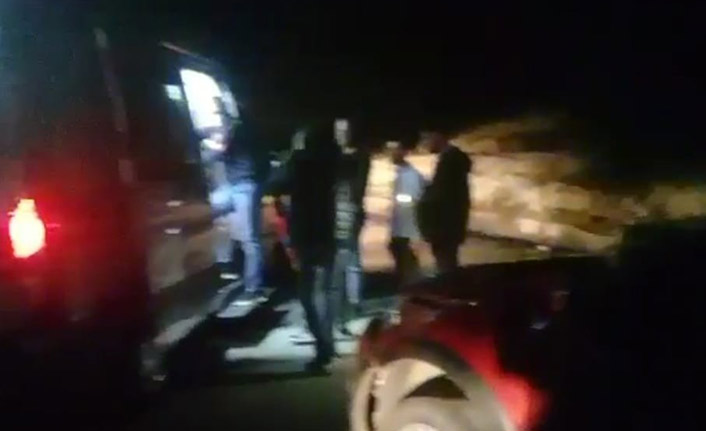 Erzurum'da Virajı alamayan otomobil takla attı