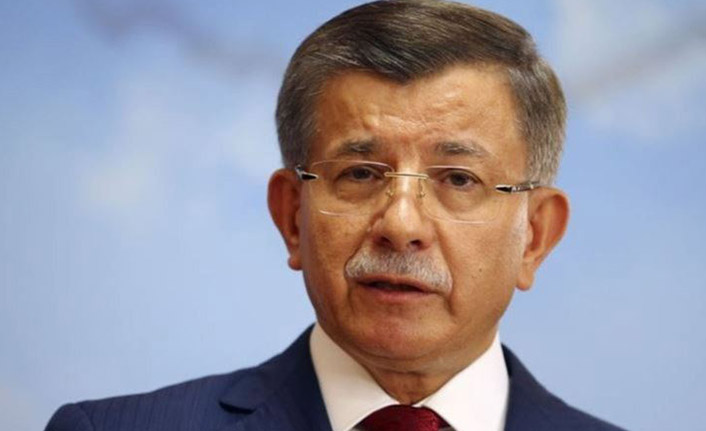 Ahmet Davutoğlu kaza geçirdi! Bindiği asansör yere çakıldı