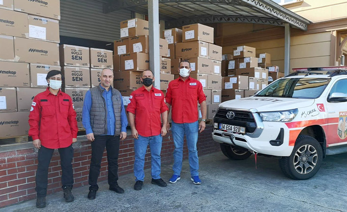 MEKAP'tan AKUT'a ayakkabı bağışı