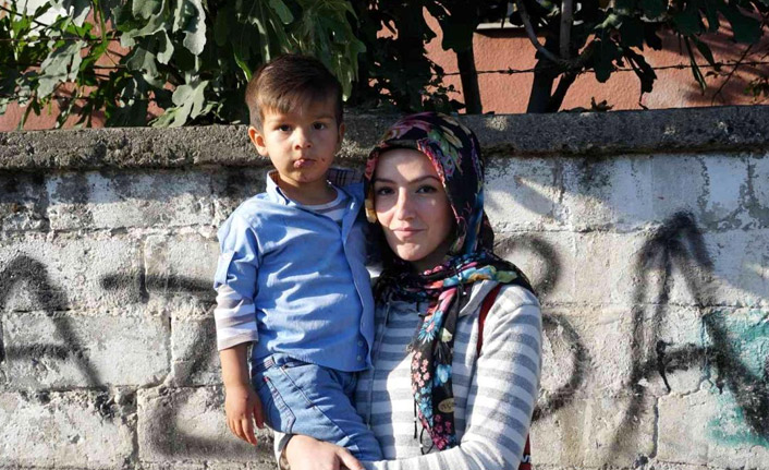 Köpeğin saldırdığı çocuk ölümden döndü