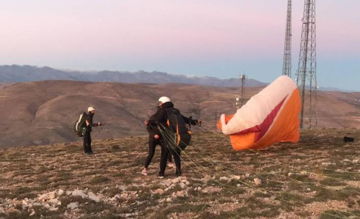 Trabzon'dan gidip Bayburt semalarında uçtular