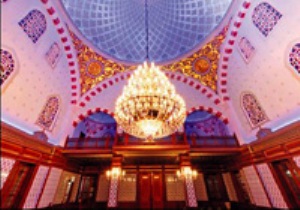 Futbolcular cuma namazında