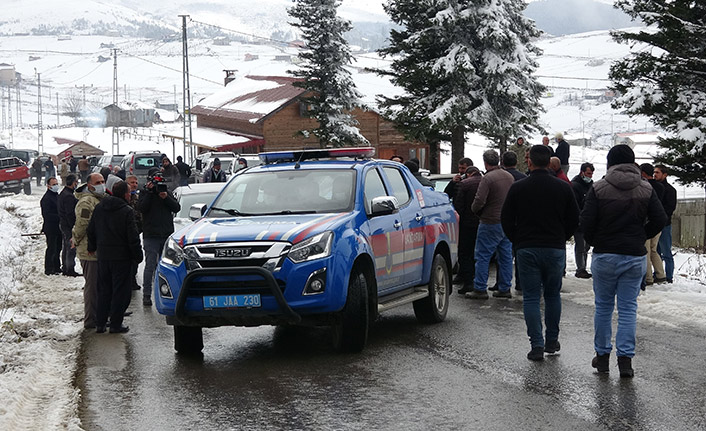 Trabzon'da karla kaplı Barma Yaylası’nda yıkım gerginliği