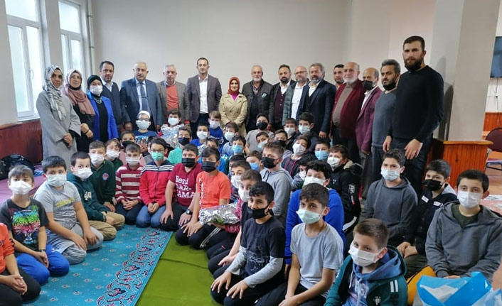 Anader'den hafızlık eğitimi alan öğrencilere destek