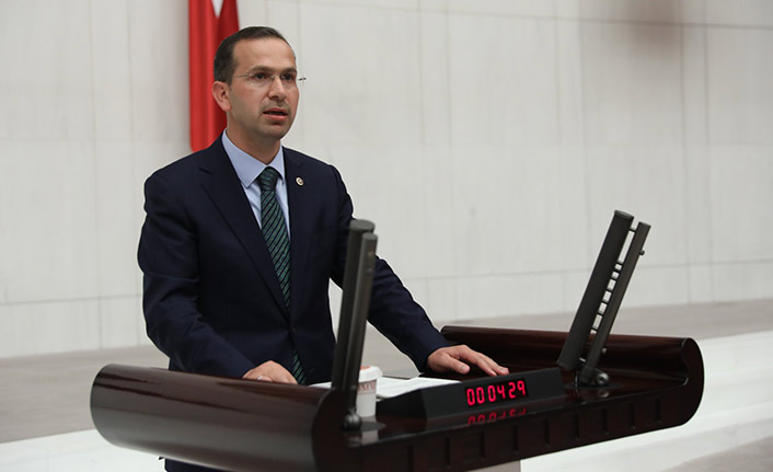 Salih Cora: “Cumhuriyeti yarınlara taşımak asli görevimiz”