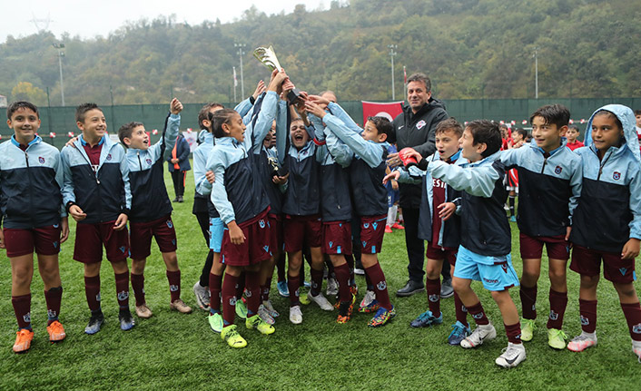 Hekimoğlu Trabzon FK Cumhuriyet Kupası U12 Futbol Turnuvası yapıldı