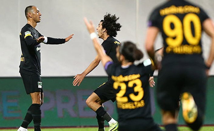 Trabzonspor’un eski yıldızı 1. Lig ekibini zirveye taşıdı