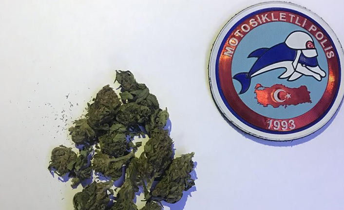 Trabzon’da Araçta Uyuşturucu Operasyonu: 6,66 Gram Ele Geçirildi