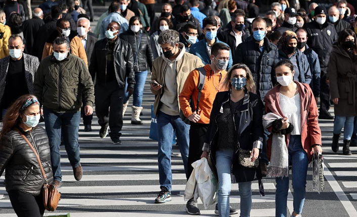 KTÜ'lü profesörden korkutan açıklama! "Pandemi bitecekmiş gibi görünmüyor"