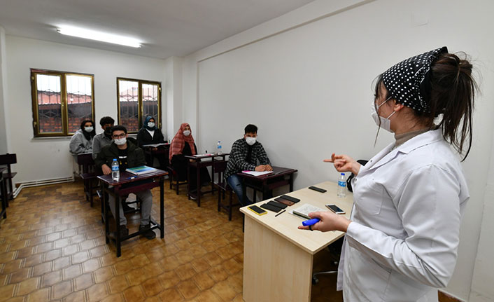 Trabzon'da kurslar ilgi görüyor! Hem ekonomik katkı hem beceri