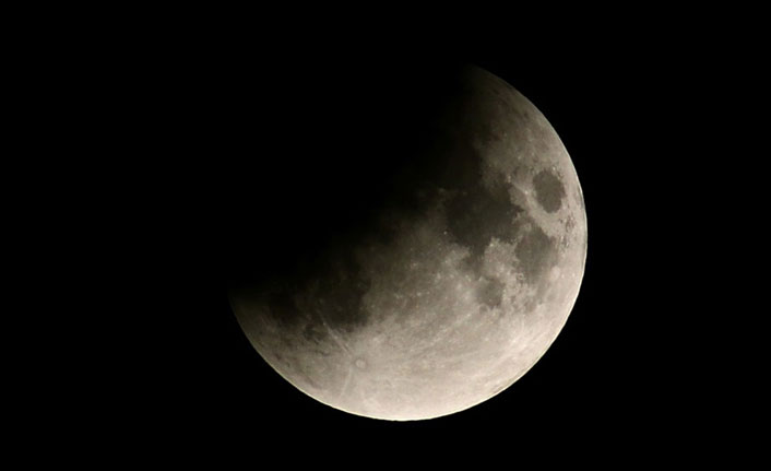 6 asrın en uzun Ay tutulması