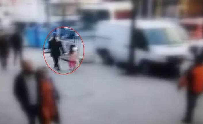 Kahreden ölüm! Anne-kız kamyonun altında kaldı