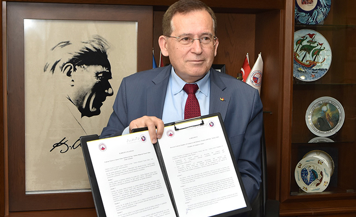 Trabzon ile İran arasında imzalar atıldı