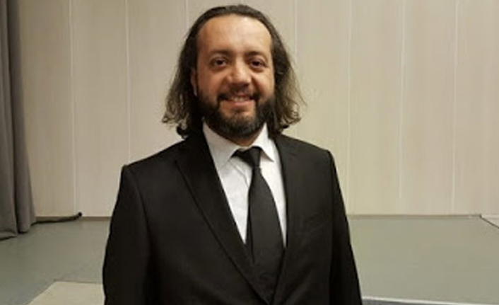 Ersen Küçük: “Dünyada her şey kadının eseridir”