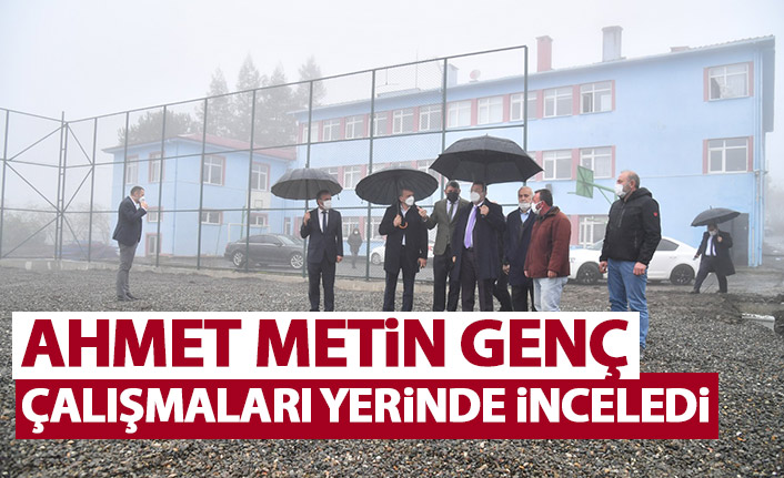 Genç, Karlık Mahallesi’nde halı saha inşaatını inceledi