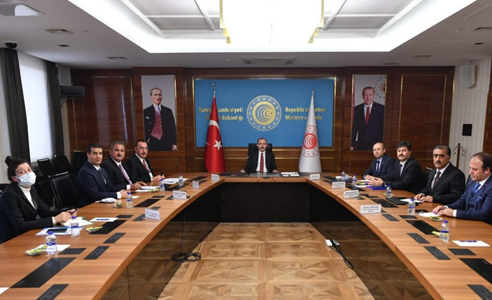 Bakan Muş ile inşaat ve emlak sektörünün sorunları görüşüldü