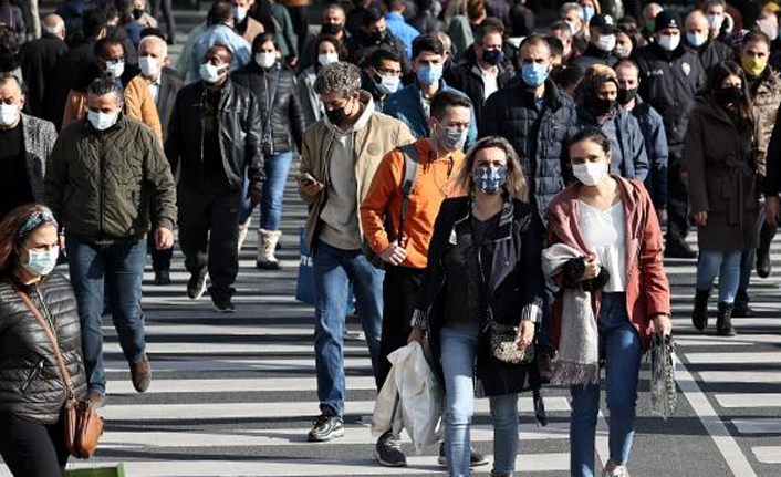 KTÜ'lü Bilim Kurulu Üyesi Özlü: "Aşı yaptırmayanlar büyük risk altında"